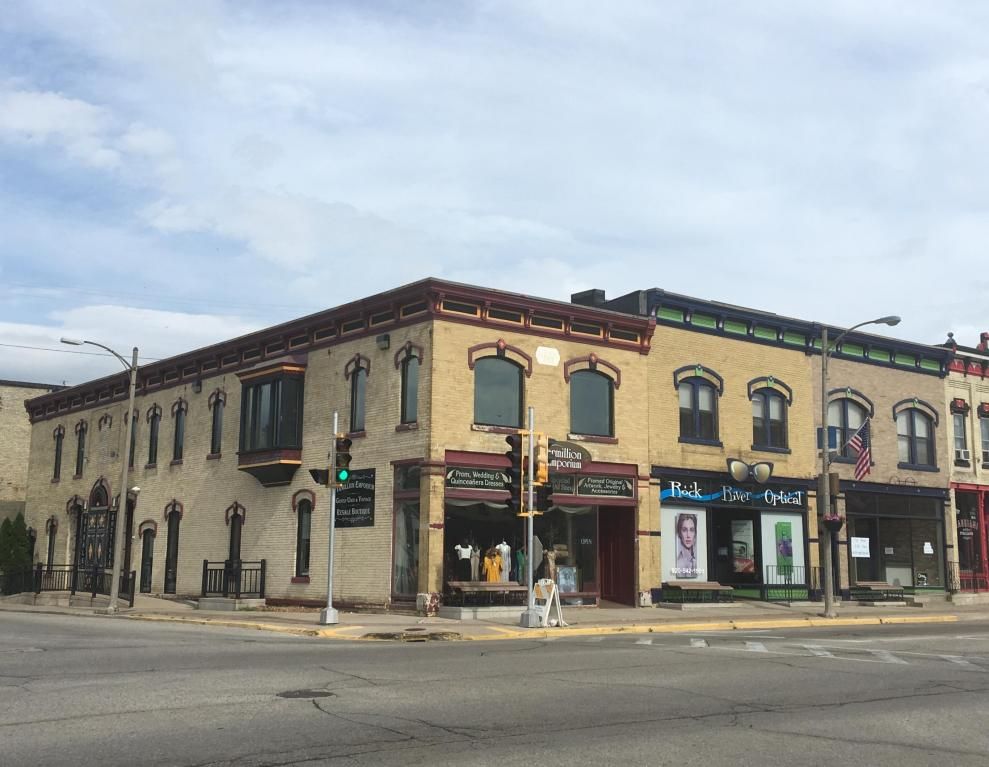234 S Main St, Fort Atkinson, WI 53538